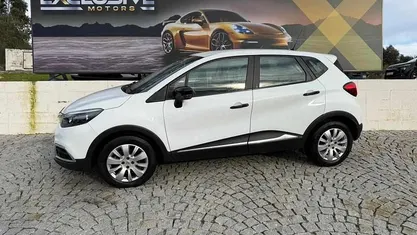 Branco Usado 2016 Renault Captur SUV | € 12.990 (Preço justo)