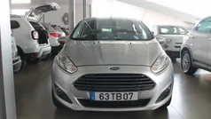 Cinzento Usado 2017 Ford Fiesta Trend Citadino | € 10.500 (Preço justo)