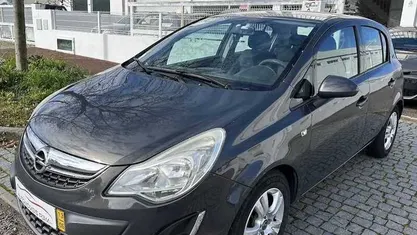 Usado Opel Corsa 85 HP (62 kW) 2013 Cinza escuro Citadino