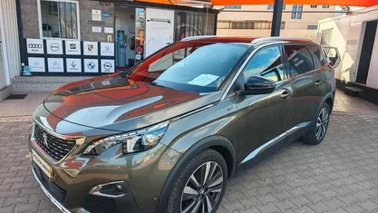Usado Peugeot 5008 GT 181 HP (133 kW) 2020 Monovolume