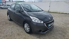 Cinza Usado 2012 Peugeot 208 Active Citadino | € 9.950 (Preço justo)