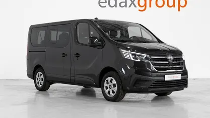Preto Usado 2024 Renault Trafic Evolution Monovolume | € 40.490 (Preço justo)