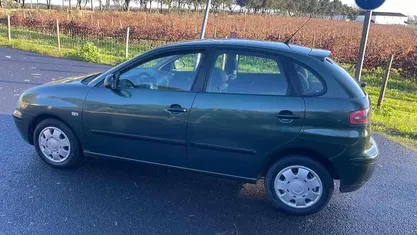 Verde Usado 2003 Seat Ibiza Citadino | € 2.500 (Preço justo)