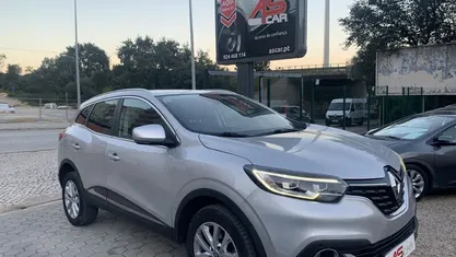 Cinzento Usado 2017 Renault Kadjar Intens SUV | € 17.990 (Preço justo)