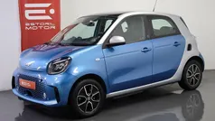 Azul Usado 2021 Smart ForFour Electric Drive Passion Citadino | € 13.500 (Bom preço)