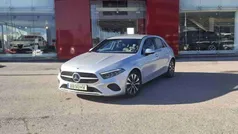Cinzento Usado 2023 Mercedes A200 Sedan | € 34.990 (Preço justo)