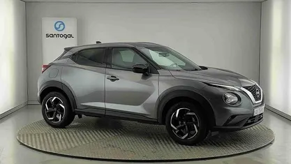 Usado Nissan Juke N-Connecta 114 HP (83 kW) 2023 Cinzento SUV