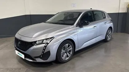 Usado Peugeot 308 136 HP (100 kW) 2025