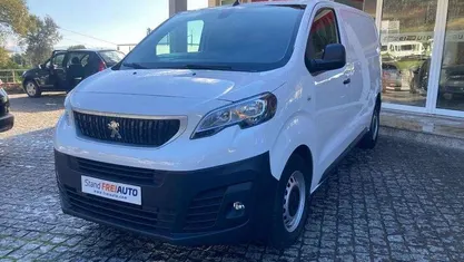 Usado Peugeot Expert Premium 122 HP (89 kW) 2019 Van
