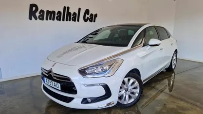 Branco Usado 2013 Citroën DS5 Sport Chic Citadino | € 13.250 (Preço justo)