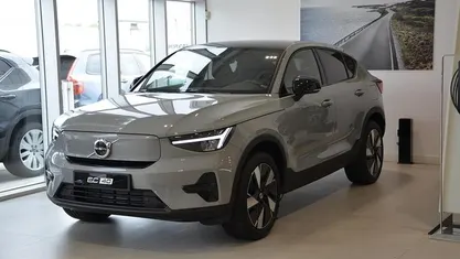 Cinza Usado 2024 Volvo EC40 Core SUV | € 49.700 (Preço justo)