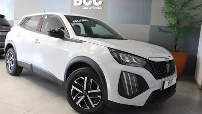 Usado Peugeot 2008 Allure 102 HP (75 kW) 2023 SUV