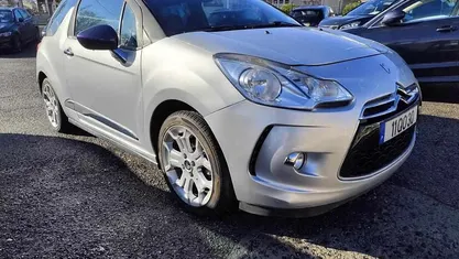 Cinzento Usado 2014 Citroën DS3 | € 9.900 (Preço justo)