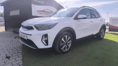 Branco Usado 2021 Kia Stonic SUV | € 16.500 (Preço justo)