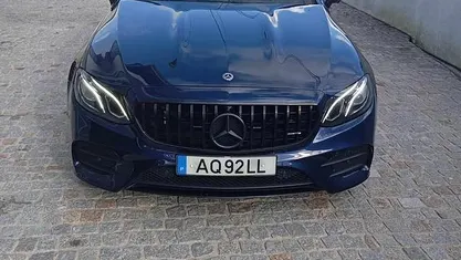 Usado Mercedes E220 194 HP (142 kW) 2017 Azul Coupé