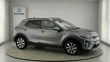 Usado Kia Stonic 84 HP (61 kW) 2025 Cinzento SUV
