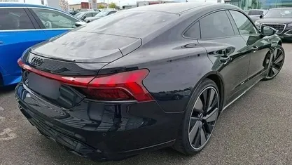Usado 2023 Audi e-tron GT quattro Sedan | € 57.500 (Preço justo)
