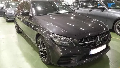 Preto Usado 2020 Mercedes C300 | € 21.000 (Preço justo)