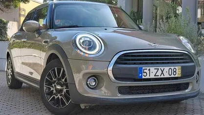 Usado Mini ONE 102 HP (75 kW) 2020 Cinza Citadino