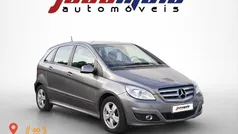Cinza Usado 2011 Mercedes B160 Monovolume | € 12.500