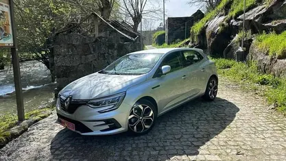 Usado 2021 Renault Mégane IV LIMITED Citadino | € 20.499 (Preço justo)