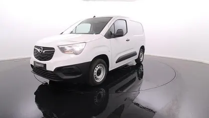 Branco Usado 2023 Opel Combo Monovolume | € 19.900 (Preço justo)