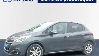 Cinzento Usado 2016 Peugeot 208 Active Citadino | € 9.000 (Preço justo)