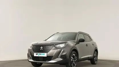 Usado Peugeot 2008 Allure 100 HP (73 kW) 2023 Cinzento SUV