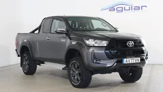 Cinza Usado 2023 Toyota HiLux Pickup | € 41.900 (Preço justo)