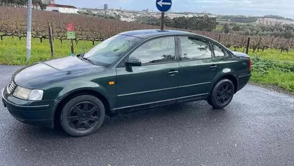 Usado VW Passat 110 HP (80 kW) 1997 Verde Sedan