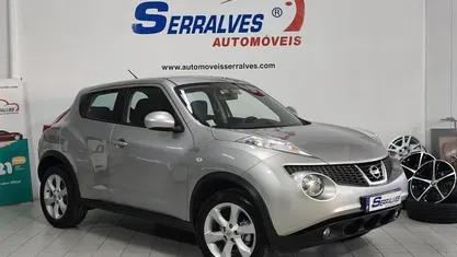 Usado Nissan Juke 110 HP (80 kW) 2013 Cinzento SUV