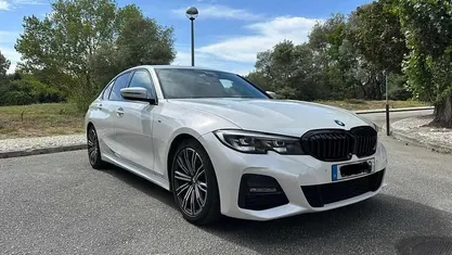 Branco Usado 2019 BMW 320 Shadowline Sedan | € 29.500 (Preço justo)