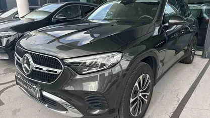 Usado Mercedes 220 197 HP (144 kW) 2025