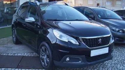 Usado Peugeot 2008 82 HP (60 kW) 2016 Preto SUV