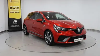 Usado Renault Clio V 90 HP (66 kW) 2022 Vermelho