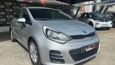 Cinza Usado 2016 Kia Rio | € 7.490 (Preço justo)