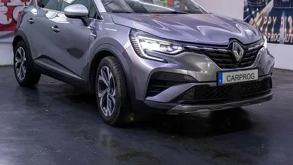Usado Renault Captur 136 HP (100 kW) 2022 Cinzento SUV