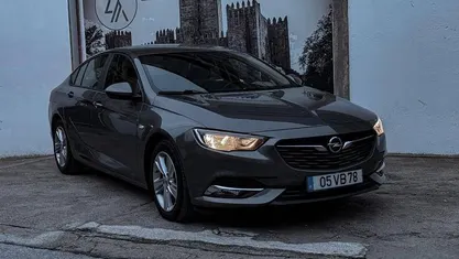 Cinzento Usado 2018 Opel Insignia Sport | € 9.980 (Preço justo)