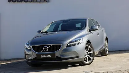 Cinzento Usado 2018 Volvo V40 Plus Carrinha | € 19.700 (Preço justo)