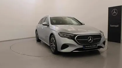 Cinzento Usado 2024 Mercedes E220 | € 53.990 (Preço justo)