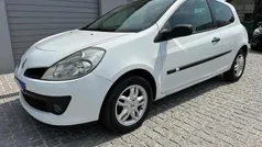 Branco Usado 2008 Renault Clio II Dynamique Citadino | € 3.950 (Bom preço)