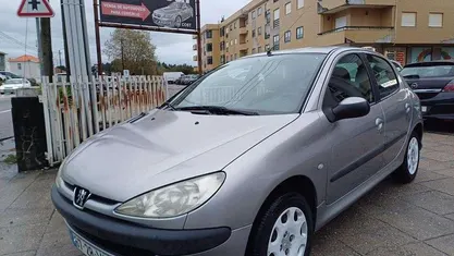Cinzento Usado 2003 Peugeot 206 | € 2.299 (Preço justo)