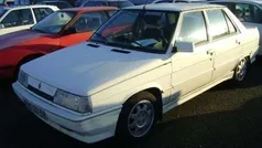 Branco Usado 1989 Renault R9 Sedan | € 4.000