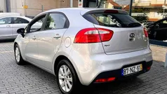 Usado 2013 Kia Rio EX Citadino | € 7.000 (Preço justo)