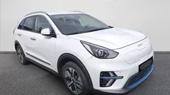 Branco Usado 2021 Kia e-Niro SUV | € 18.500 (Preço justo)