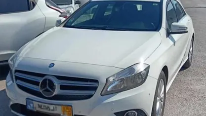 Branco Usado 2017 Mercedes A180 Citadino | € 11.000 (Super Preço)