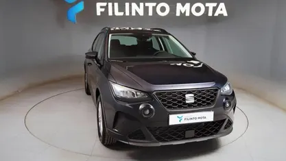 Usado Seat Arona Style 95 HP (69 kW) 2023 Cinzento SUV