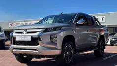 Cinzento Usado 2022 Mitsubishi L200 Intense Pickup | € 35.000 (Preço justo)