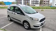 Cinzento Usado 2016 Ford Tourneo Courier Monovolume | € 10.450 (Preço justo)