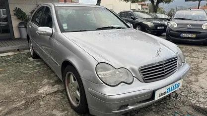 Cinzento Usado 2002 Mercedes C200 Sedan | € 6.750 (Preço justo)
